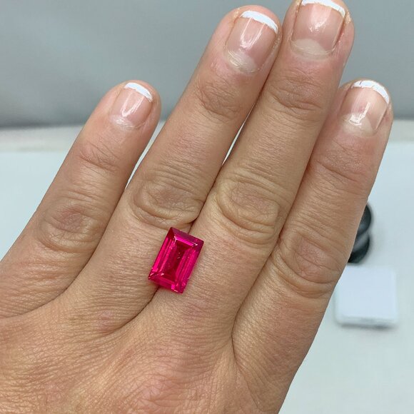 Beautiful rose baguette ruby - Picture 5 of 15